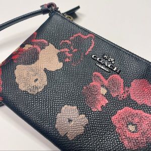 ⚡️FINAL SALE⚡️ COACH Black Floral Wristlet Wallet